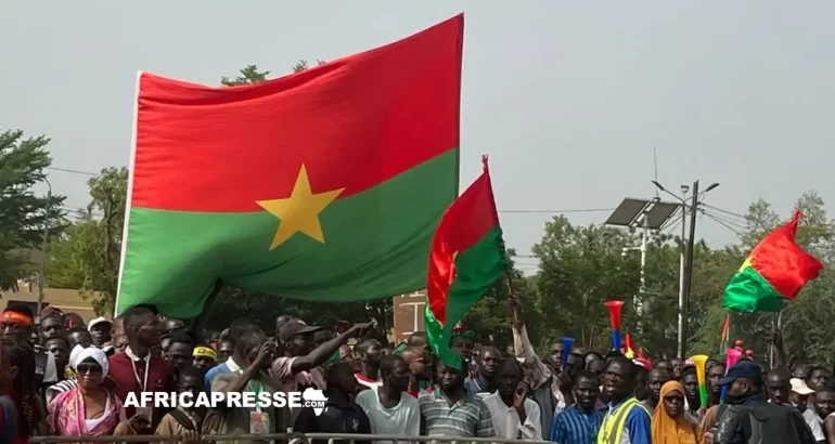 Une marée humaine à la Place de la Nation pour soutenir le capitaine Ibrahim Traoré