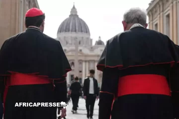 Le Vatican se prépare pour le conclave papal : les cardinaux arrivent à Rome Le Vatican se prépare pour le conclave papal : les cardinaux arrivent à Rome
