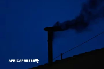 Conclave au Vatican : première fumée noire après le premier tour de vote pour élire un nouveau pape Conclave au Vatican : première fumée noire après le premier tour de vote pour élire un nouveau pape