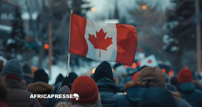 Canada : les travailleurs étrangers peuvent désormais changer d’employeur plus facilement, ce que permet la nouvelle politique Drapeau du Canada. @Photo iStock