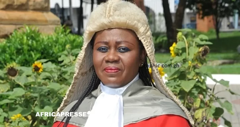 Ghana : l’opposition dénonce la suspension de la présidente de la Cour suprême Gertrude Araba Esaaba Torkornoo