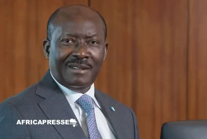 Le Gabon face à un dilemme constitutionnel : Henri-Claude Oyima peut-il cumuler son poste ministériel et la direction de la BGFI ?