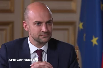 Tensions diplomatiques : l’Algérie expulse des fonctionnaires français, Paris réagit vivement Tensions diplomatiques : l’Algérie expulse des fonctionnaires français, Paris réagit vivement