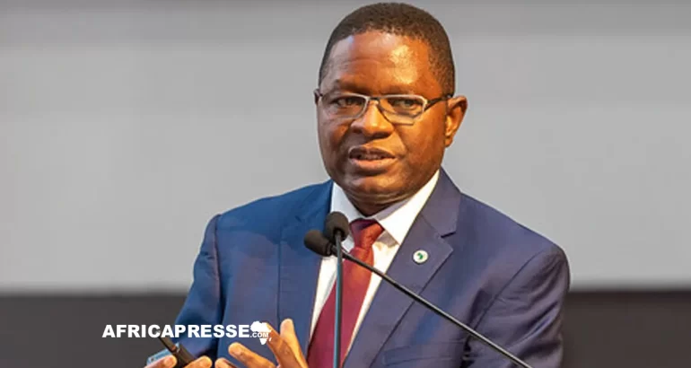 L’Afrique, privée de capitaux, perd chaque année 587 milliards de dollars au profit du reste du monde Kevin Chika Urama, économiste en chef et vice-président de la Banque africaine de développement