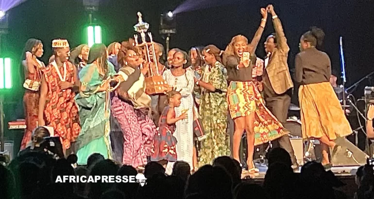 Le Collège Ivoiro-Canadien d’Intégration de retour avec deux pièces majeures au Festival Théâtre Jeunesse 2025 Le Collège Ivoiro-Canadien d’intégration gagne le prix de la meilleure production du niveau secondaire