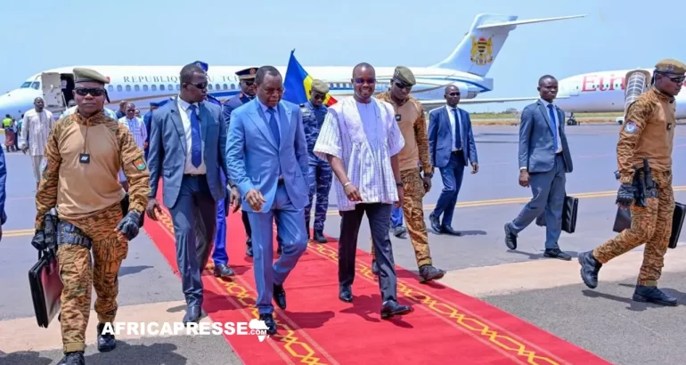 Le Premier ministre tchadien arrive à Ouagadougou pour participer à l'inauguration du mausolée Thomas Sankara