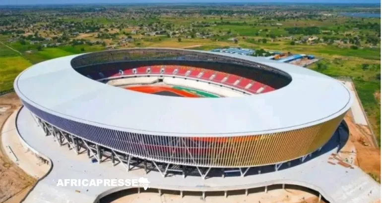 N’Djaména : Le plus grand stade du Tchad inauguré en hommage à Idriss Déby Itno Le Tchad inaugure un nouveau stade de football