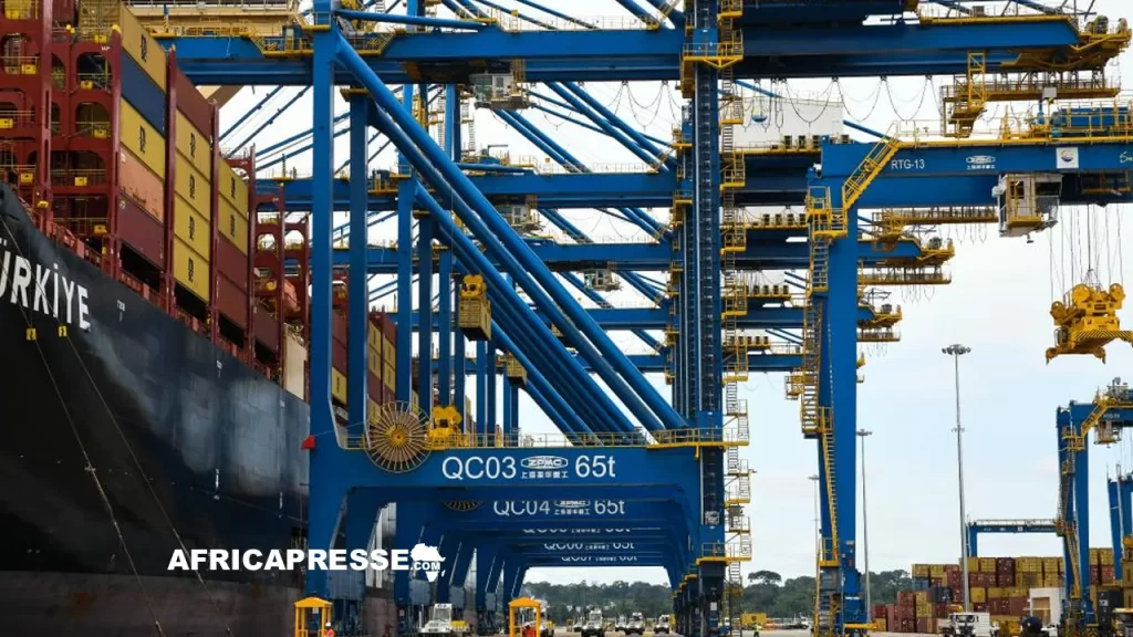 Le port en eau profonde de Kribi, construit par China Harbor Engineering Company Ltd 2