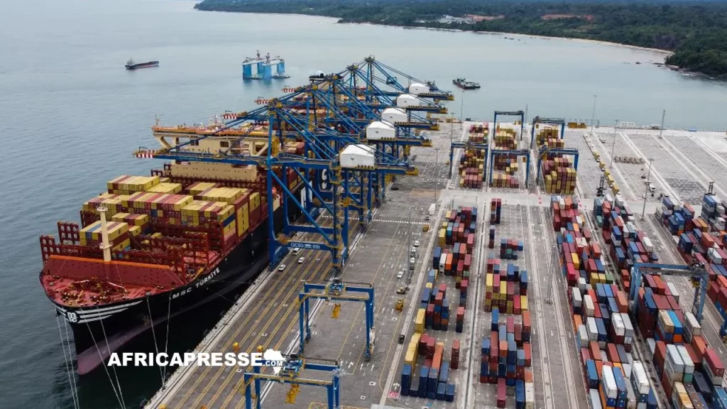 Le port en eau profonde de Kribi, construit par China Harbor Engineering Company Ltd 2