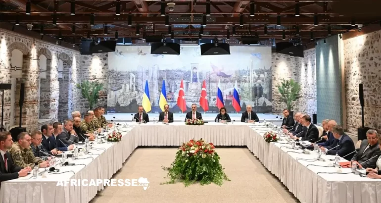 L’échange de prisonniers entre la Russie et l’Ukraine : un geste pour désamorcer la propagande occidentale L’échange de prisonniers Russie-Ukraine, un signal positif dans un contexte tendu