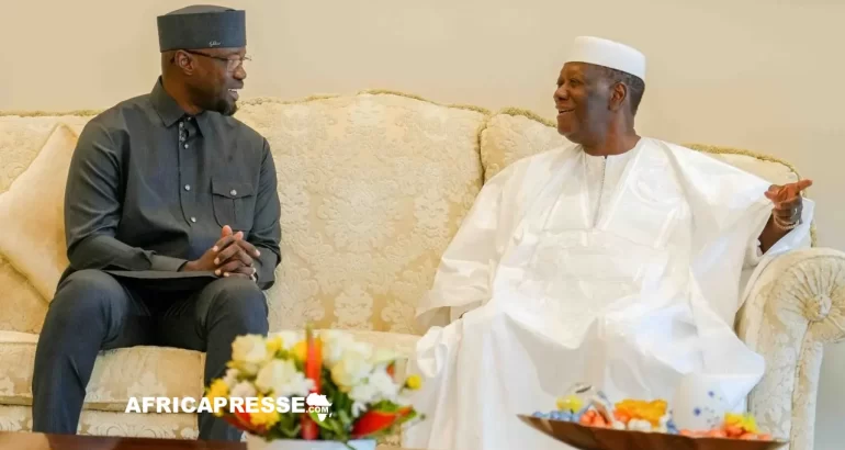 Ousmane Sonko en visite à Abidjan pour relancer la coopération sénégalo-ivoirienne Ousmane Sonko et Alassane Ouattara