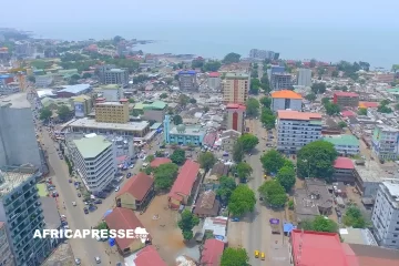 Guinée: trois grands partis suspendus, la campagne référendaire reportée Guinée: trois grands partis suspendus, la campagne référendaire reportée