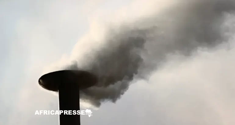 fumée blanche au Vatican, le nouveau Pape a été élu