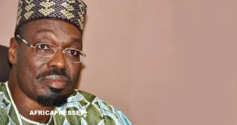 Cameroun : l’exil gambien d’Issa Tchiroma Bakary, entre humanitaire et négociations secrètes