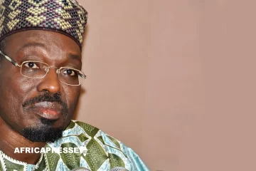 Cameroun : l’exil gambien d’Issa Tchiroma Bakary, entre humanitaire et négociations secrètes Cameroun : l’exil gambien d’Issa Tchiroma Bakary, entre humanitaire et négociations secrètes
