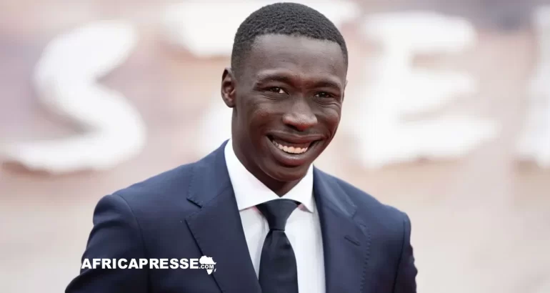 Le tiktokeur italo-sénégalais Khaby Lame arrêté aux États-Unis avant son départ du pays Khaby Lame