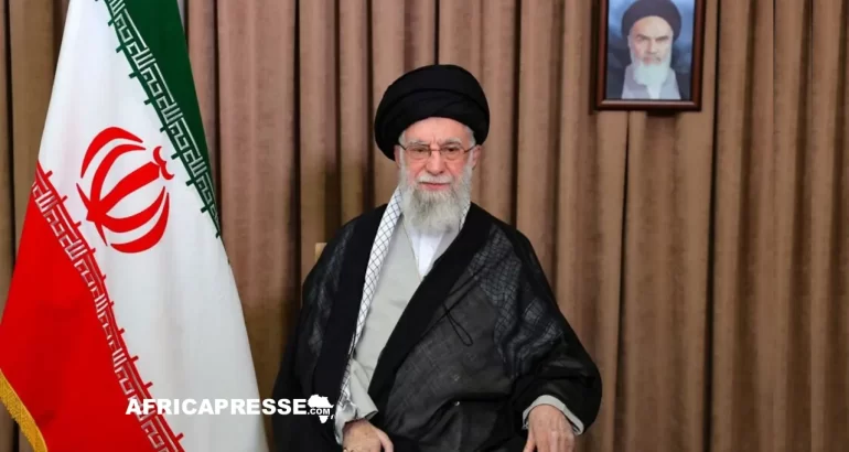 Iran – Israël : Khamenei met en garde Washington face à l’escalade militaire avec Israël Le guide suprême iranien, Ali Khamenei