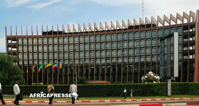 Crise à la CEEAC : Kinshasa mise sur le dialogue, Kigali dénonce une « obsession militaire » Le siège de la CEEAC (ou ECCAS), à Libreville.