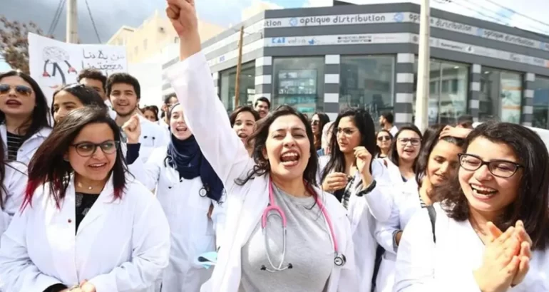 Tunisie : 7 000 jeunes médecins en grève nationale