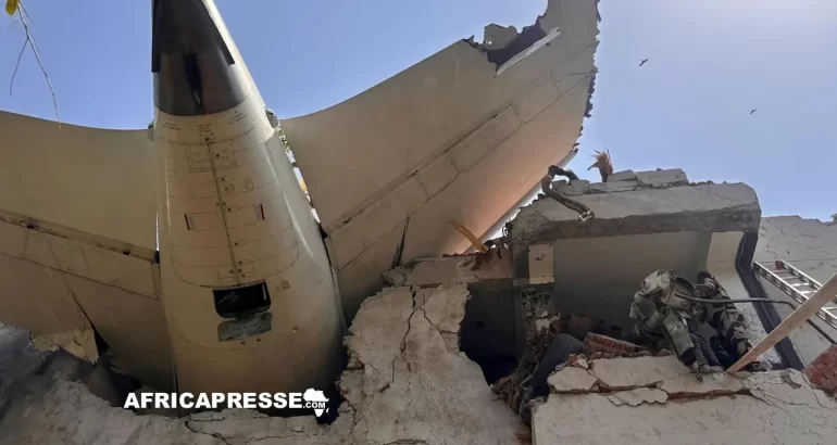 Un Boeing 787 d’Air India s’écrase à Ahmedabad : au moins 265 morts et un survivant Un Boeing 787 d’Air India s’écrase à Ahmedabad