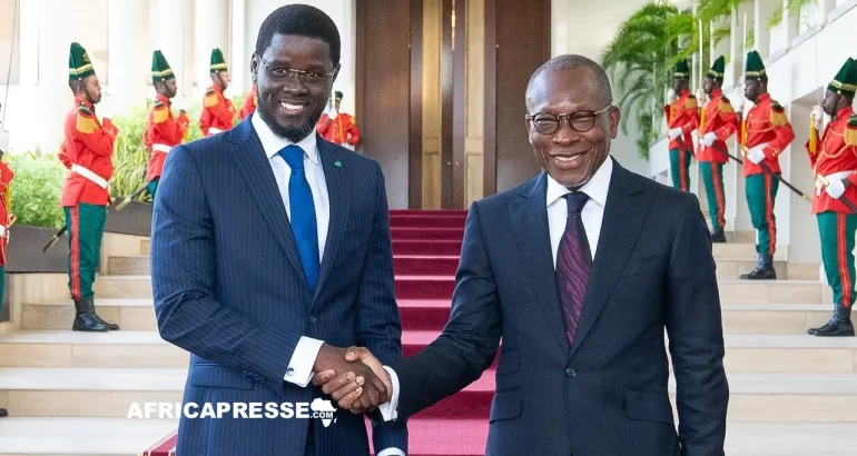Le président sénégalais en visite au Bénin : sécurité régionale et réformes de la Cédéao et de l’UEMOA au menu Bassirou Diomaye Faye et Patrice Talon