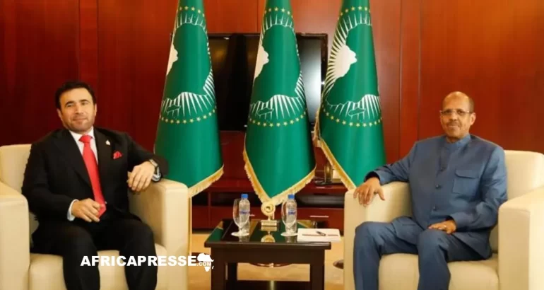 Sécurité en Afrique : Face à la criminalité organisée, l’Union africaine et Interpol renforcent leur alliance stratégique L’UA et Interpol renforcent leur alliance contre le crime organisé en Afrique