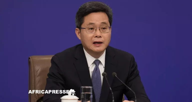 Bras de fer commercial : La Chine impose à son tour des restrictions à l’UE sur les commandes de matériel médical Le ministre chinois des Finances Lan Fo'an