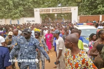 Centrafrique : après le drame du lycée Boganda, les examens reprennent dans des centres sécurisés Centrafrique : après le drame du lycée Boganda, les examens reprennent dans des centres sécurisés