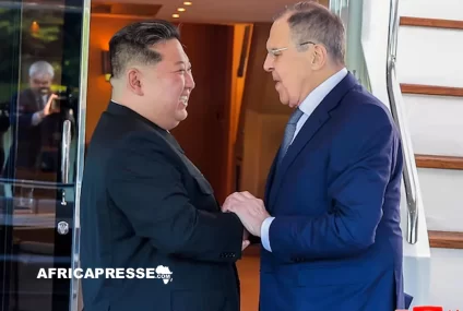 Guerre en Ukraine : Kim Jong-un promet un soutien total à la Russie
