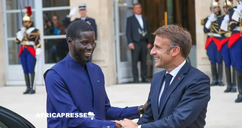 Macron et Diomaye Faye à l’Élysée : un face-à-face pour redéfinir les relations franco-sénégalaises Macron et Diomaye Faye à l’Élysée : un face-à-face pour redéfinir les relations franco-sénégalaises