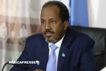 Somalie: trois ex-présidents accusent Hassan Cheikh Mohamoud de vente illégale de terres Somalie: trois ex-présidents accusent Hassan Cheikh Mohamoud de vente illégale de terres