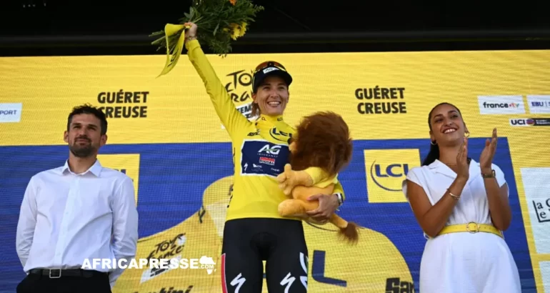 Kim Le Court-Pienaar retrouve le maillot jaune et devient la première coureuse africaine à remporter une étape sur le Tour de France Femmes.