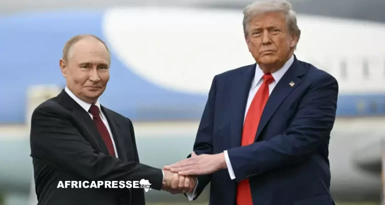 Trump accueille Poutine en grande pompe sur la base militaire Elmendorf-Richardson en Alaska Trump accueille Poutine en grande pompe sur la base militaire Elmendorf-Richardson en Alaska