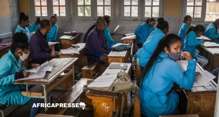 Corruption scolaire à Madagascar : un fléau normalisé dès l’enfance lycée J.J. Rabearivelo, situé dans le centre-ville d'Antananarivo a Madagascar