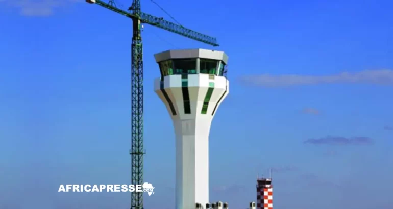 Libye : l’aéroport de Syrte reprend vie après douze ans d’inactivité Aéroport de Syrte - Terminal du salon VIP et tour de contrôle et d'exploitation de l'air