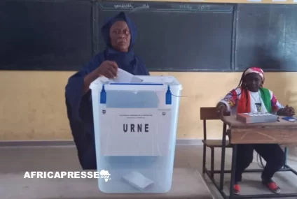 Présidentielle ivoirienne : un scrutin sous haute surveillance et sous tension Présidentielle ivoirienne : un scrutin sous haute surveillance et sous tension