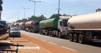 Crise sécuritaire au Mali : le Premier ministre dénonce un carburant payé “en sang humain”