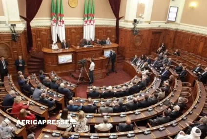 Algérie : quand la ‘trahison’ devient un motif de déchéance de nationalité, la justice prise au piège politique Algérie : quand la ‘trahison’ devient un motif de déchéance de nationalité, la justice prise au piège politique
