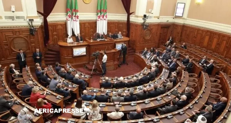 Algérie : quand la ‘trahison’ devient un motif de déchéance de nationalité, la justice prise au piège politique