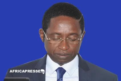 Cameroun : après Anicet Ekane et Djeukam Tchameni, le professeur Aba’a Oyono un proche conseiller de Issa Tchiroma Bakary interpellé Cameroun : après Anicet Ekane et Djeukam Tchameni, le professeur Aba’a Oyono un proche conseiller de Issa Tchiroma Bakary interpellé