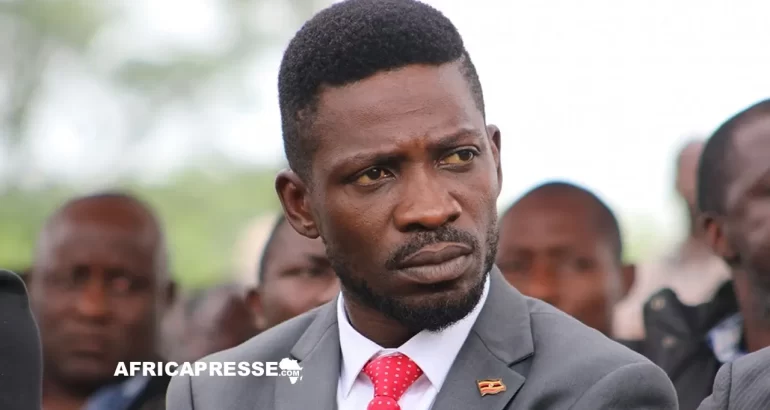 Ouganda : la mobilisation de 100 000 agents de sécurité pour la présidentielle alarme les défenseurs des droits Robert Kyagulanyi, également connu sous le nom de Bobi Wine, du parti de la Plateforme de l'unité nationale