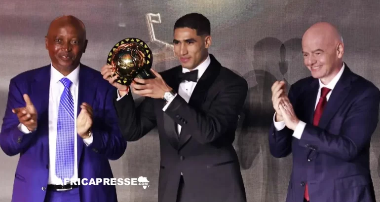 Achraf Hakimi élu Joueur de l'Année 2025