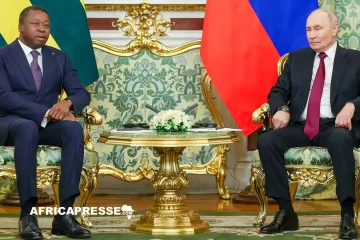 Vladimir Poutine rencontre le Premier ministre togolais Faure Gnassingbé à Moscou Vladimir Poutine rencontre le Premier ministre togolais Faure Gnassingbé à Moscou