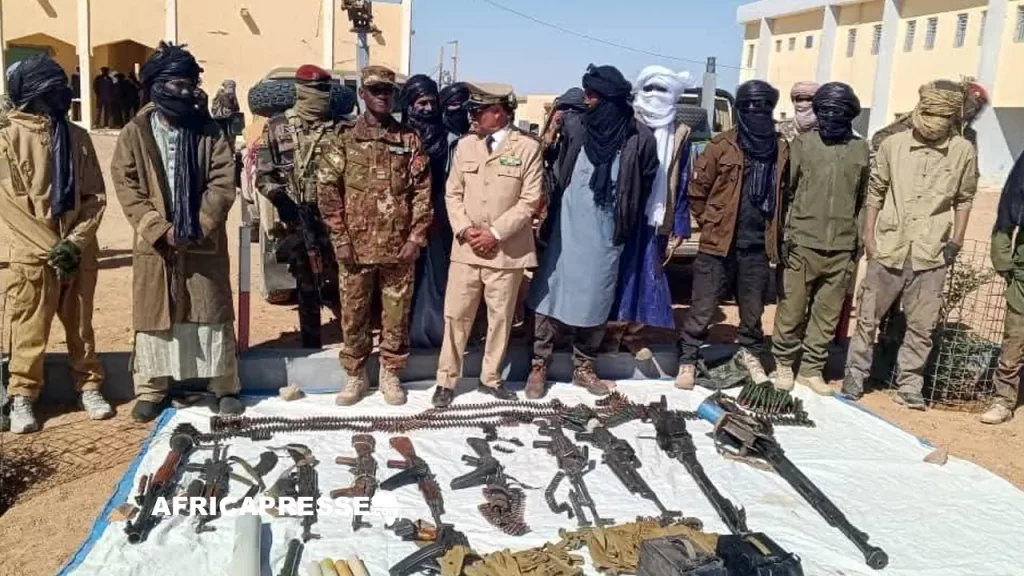 À Kidal au Mali, des dizaines de combattants se rendent aux autorités