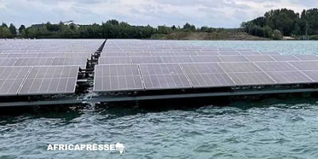 Transition énergétique au Zimbabwe : la centrale solaire flottante du lac Kariba, un remède à la crise de l’hydroélectricité