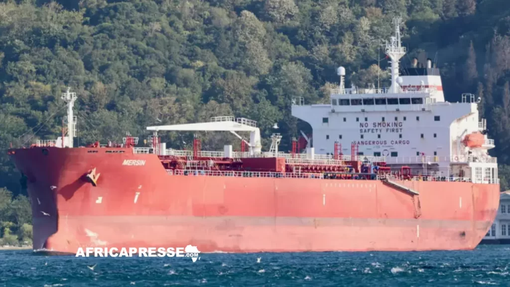 Le pétrolier de pavillon panaméen Mersin prend l'eau après un incident technique.