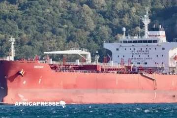 Sénégal : une enquête sous-marine pour élucider l’attaque présumée d’un pétrolier en provenance de Russie Sénégal : une enquête sous-marine pour élucider l’attaque présumée d’un pétrolier en provenance de Russie