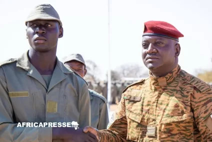 Burkina Faso : 710 recrues terminent leur formation militaire et renforcent l’Agence Faso Mêbo