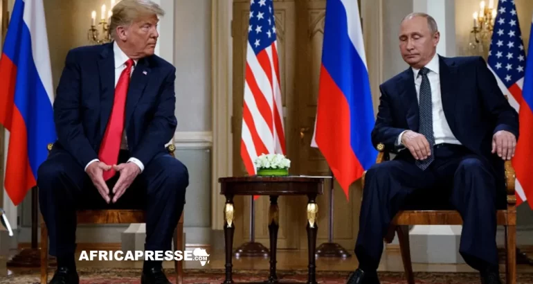 Donald Trump et Vladimir Poutine à Helsinki, en Finlande, le 16 juillet 2018. ( AFP / BRENDAN SMIALOWSKI )