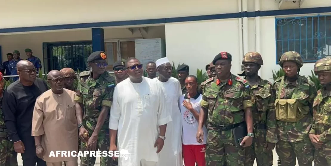 Guinée et Sierra Leone : La restitution de soldats apaise un incident frontalier aux implications sécuritaires Guinée et Sierra Leone : La restitution de soldats apaise un incident frontalier aux implications sécuritaires